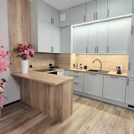 Towarowa Sakura Apartment, Free Parking, Air-conditioning, Self Check-in 24h Apartament