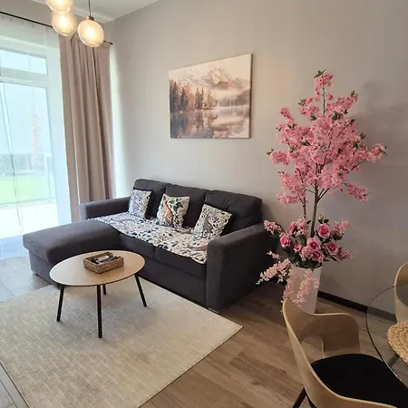 Apartament Towarowa Sakura Apartment, Free Parking, Air-conditioning, Self Check-in 24h
