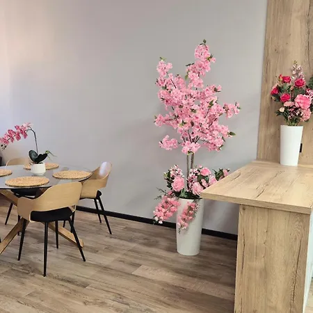 Apartament Towarowa Sakura Apartment, Free Parking, Air-conditioning, Self Check-in 24h Poznań