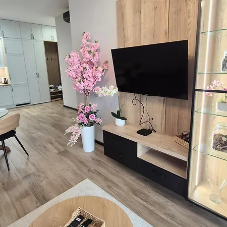 Towarowa Sakura Apartment, Free Parking, Air-conditioning, Self Check-in 24h Apartament *