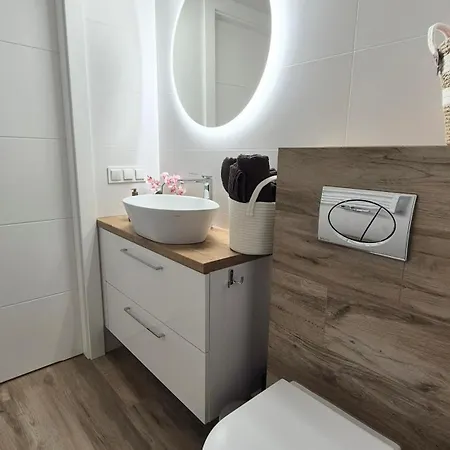 Apartament Towarowa Sakura Apartment, Free Parking, Air-conditioning, Self Check-in 24h Poznań