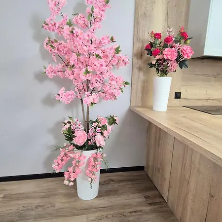 Towarowa Sakura Apartment, Free Parking, Air-conditioning, Self Check-in 24h * Poznań